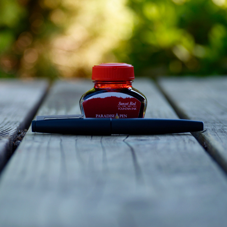 Makrolon Lamy 2000 (0.6mm CI) filled with Paradise Pen Sunset Red