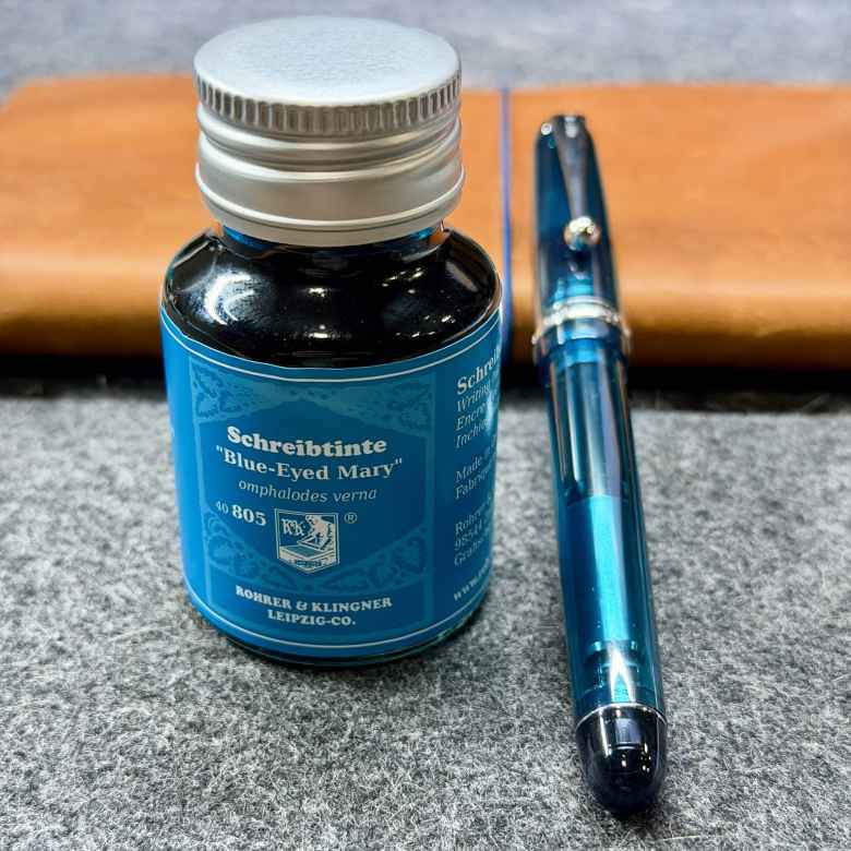 Teal Pilot Custom 74 Fine CI filled with Rohrer & Klingner Blue-Eyed Mary