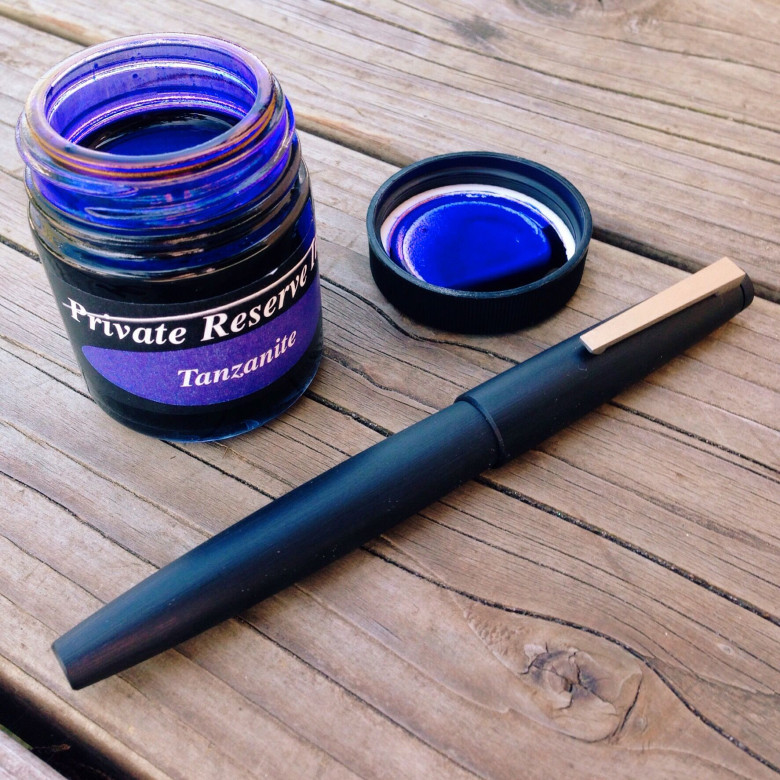 Makrolon Lamy 2000 (0.6mm CI) filled with Private Reserve Tanzanite
