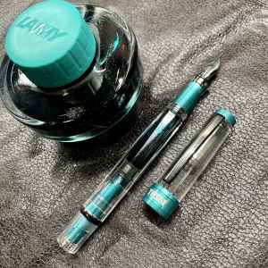 Jade TWSBI Diamond 580ALR Extra Fine filled with Lamy Turmaline